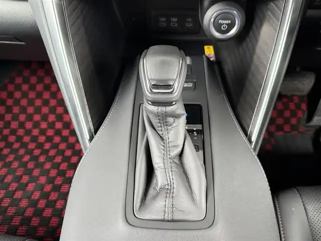トヨタ ハリアー ＰＨＥＶ Z 愛知県 2023(令5)年 2.8万km プレシャスブラックパール ４WD/純正12.3型ナビ（フルセグ、Bluetooth、AppleCarplay）/全方位カメラ/HUD/BSM/ACC/全席シートヒーター/シートエアコン（D+N)/ハンドルヒーター/100V電源/ETC2.0/デジタルインナーミラー/前後ドラレコ/衝突軽減ブレーキ/レーンキープアシスト/オートハイビーム/LEDヘッドライト/パワーシート（D+N)/パワーバックドア/USB/コーナーセンサー/スマートキー/フォグライト/純正19インチAW/社外フロアマット/三点エアバック/横滑り防止装置