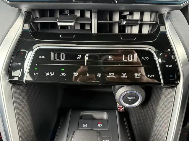 トヨタ ハリアー ＰＨＥＶ Z 愛知県 2023(令5)年 2.8万km プレシャスブラックパール ４WD/純正12.3型ナビ（フルセグ、Bluetooth、AppleCarplay）/全方位カメラ/HUD/BSM/ACC/全席シートヒーター/シートエアコン（D+N)/ハンドルヒーター/100V電源/ETC2.0/デジタルインナーミラー/前後ドラレコ/衝突軽減ブレーキ/レーンキープアシスト/オートハイビーム/LEDヘッドライト/パワーシート（D+N)/パワーバックドア/USB/コーナーセンサー/スマートキー/フォグライト/純正19インチAW/社外フロアマット/三点エアバック/横滑り防止装置