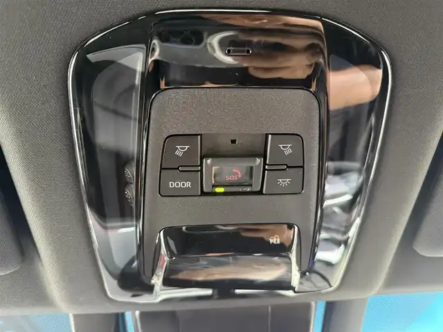 トヨタ ハリアー ＰＨＥＶ Z 愛知県 2023(令5)年 2.8万km プレシャスブラックパール ４WD/純正12.3型ナビ（フルセグ、Bluetooth、AppleCarplay）/全方位カメラ/HUD/BSM/ACC/全席シートヒーター/シートエアコン（D+N)/ハンドルヒーター/100V電源/ETC2.0/デジタルインナーミラー/前後ドラレコ/衝突軽減ブレーキ/レーンキープアシスト/オートハイビーム/LEDヘッドライト/パワーシート（D+N)/パワーバックドア/USB/コーナーセンサー/スマートキー/フォグライト/純正19インチAW/社外フロアマット/三点エアバック/横滑り防止装置