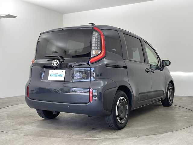 トヨタ シエンタ Z 兵庫県 2022(令4)年 2万km ダークグレー ・純正ディスプレイオーディオ/・Bluetooth/フルセグテレビ/USB/Miracast/Apple car play/Android Auto/・全方位カメラ/・Toyota Safety Sense/・プリクラッシュセーフティ/・レーントレーシングアシスト［LTA］/・レーンディパーチャーアラート［LDA］/・アダプティブハイビームシステム［AHS］/・ロードサインアシスト［RSA］/・プロアクティブドライビングアシスト［PDA］/・発進遅れ告知機能［TMN］/・ブラインドスポットモニター/・パーキングサポートブレーキ（前後方静止物）/・パーキングサポートブレーキ（後方接近車両）/・前後クリアランスソナー/・両側パワースライドドア/・リアシートリマインダー/・ロールサンシェード/・電動格納ミラー/・ステアリングリモコン/・LEDオートライト/・ドアミラーヒーター/・W＋サイドエアバッグ/・カーテンエアバッグ/・ビルドインETC2.0/・スマートキー