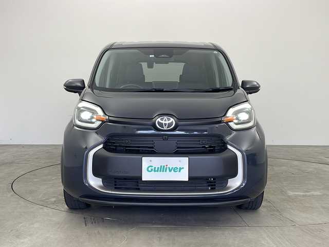 トヨタ シエンタ Z 兵庫県 2022(令4)年 2万km ダークグレー ・純正ディスプレイオーディオ/・Bluetooth/フルセグテレビ/USB/Miracast/Apple car play/Android Auto/・全方位カメラ/・Toyota Safety Sense/・プリクラッシュセーフティ/・レーントレーシングアシスト［LTA］/・レーンディパーチャーアラート［LDA］/・アダプティブハイビームシステム［AHS］/・ロードサインアシスト［RSA］/・プロアクティブドライビングアシスト［PDA］/・発進遅れ告知機能［TMN］/・ブラインドスポットモニター/・パーキングサポートブレーキ（前後方静止物）/・パーキングサポートブレーキ（後方接近車両）/・前後クリアランスソナー/・両側パワースライドドア/・リアシートリマインダー/・ロールサンシェード/・電動格納ミラー/・ステアリングリモコン/・LEDオートライト/・ドアミラーヒーター/・W＋サイドエアバッグ/・カーテンエアバッグ/・ビルドインETC2.0/・スマートキー