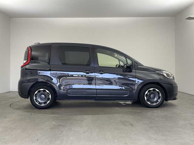 トヨタ シエンタ Z 兵庫県 2022(令4)年 2万km ダークグレー ・純正ディスプレイオーディオ/・Bluetooth/フルセグテレビ/USB/Miracast/Apple car play/Android Auto/・全方位カメラ/・Toyota Safety Sense/・プリクラッシュセーフティ/・レーントレーシングアシスト［LTA］/・レーンディパーチャーアラート［LDA］/・アダプティブハイビームシステム［AHS］/・ロードサインアシスト［RSA］/・プロアクティブドライビングアシスト［PDA］/・発進遅れ告知機能［TMN］/・ブラインドスポットモニター/・パーキングサポートブレーキ（前後方静止物）/・パーキングサポートブレーキ（後方接近車両）/・前後クリアランスソナー/・両側パワースライドドア/・リアシートリマインダー/・ロールサンシェード/・電動格納ミラー/・ステアリングリモコン/・LEDオートライト/・ドアミラーヒーター/・W＋サイドエアバッグ/・カーテンエアバッグ/・ビルドインETC2.0/・スマートキー