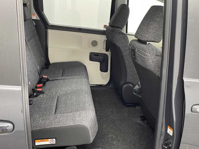 トヨタ シエンタ Z 兵庫県 2022(令4)年 2万km ダークグレー ・純正ディスプレイオーディオ/・Bluetooth/フルセグテレビ/USB/Miracast/Apple car play/Android Auto/・全方位カメラ/・Toyota Safety Sense/・プリクラッシュセーフティ/・レーントレーシングアシスト［LTA］/・レーンディパーチャーアラート［LDA］/・アダプティブハイビームシステム［AHS］/・ロードサインアシスト［RSA］/・プロアクティブドライビングアシスト［PDA］/・発進遅れ告知機能［TMN］/・ブラインドスポットモニター/・パーキングサポートブレーキ（前後方静止物）/・パーキングサポートブレーキ（後方接近車両）/・前後クリアランスソナー/・両側パワースライドドア/・リアシートリマインダー/・ロールサンシェード/・電動格納ミラー/・ステアリングリモコン/・LEDオートライト/・ドアミラーヒーター/・W＋サイドエアバッグ/・カーテンエアバッグ/・ビルドインETC2.0/・スマートキー