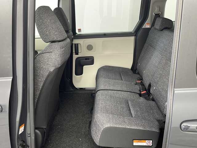 トヨタ シエンタ Z 兵庫県 2022(令4)年 2万km ダークグレー ・純正ディスプレイオーディオ/・Bluetooth/フルセグテレビ/USB/Miracast/Apple car play/Android Auto/・全方位カメラ/・Toyota Safety Sense/・プリクラッシュセーフティ/・レーントレーシングアシスト［LTA］/・レーンディパーチャーアラート［LDA］/・アダプティブハイビームシステム［AHS］/・ロードサインアシスト［RSA］/・プロアクティブドライビングアシスト［PDA］/・発進遅れ告知機能［TMN］/・ブラインドスポットモニター/・パーキングサポートブレーキ（前後方静止物）/・パーキングサポートブレーキ（後方接近車両）/・前後クリアランスソナー/・両側パワースライドドア/・リアシートリマインダー/・ロールサンシェード/・電動格納ミラー/・ステアリングリモコン/・LEDオートライト/・ドアミラーヒーター/・W＋サイドエアバッグ/・カーテンエアバッグ/・ビルドインETC2.0/・スマートキー