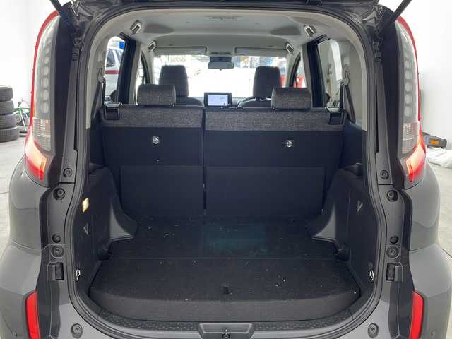 トヨタ シエンタ Z 兵庫県 2022(令4)年 2万km ダークグレー ・純正ディスプレイオーディオ/・Bluetooth/フルセグテレビ/USB/Miracast/Apple car play/Android Auto/・全方位カメラ/・Toyota Safety Sense/・プリクラッシュセーフティ/・レーントレーシングアシスト［LTA］/・レーンディパーチャーアラート［LDA］/・アダプティブハイビームシステム［AHS］/・ロードサインアシスト［RSA］/・プロアクティブドライビングアシスト［PDA］/・発進遅れ告知機能［TMN］/・ブラインドスポットモニター/・パーキングサポートブレーキ（前後方静止物）/・パーキングサポートブレーキ（後方接近車両）/・前後クリアランスソナー/・両側パワースライドドア/・リアシートリマインダー/・ロールサンシェード/・電動格納ミラー/・ステアリングリモコン/・LEDオートライト/・ドアミラーヒーター/・W＋サイドエアバッグ/・カーテンエアバッグ/・ビルドインETC2.0/・スマートキー