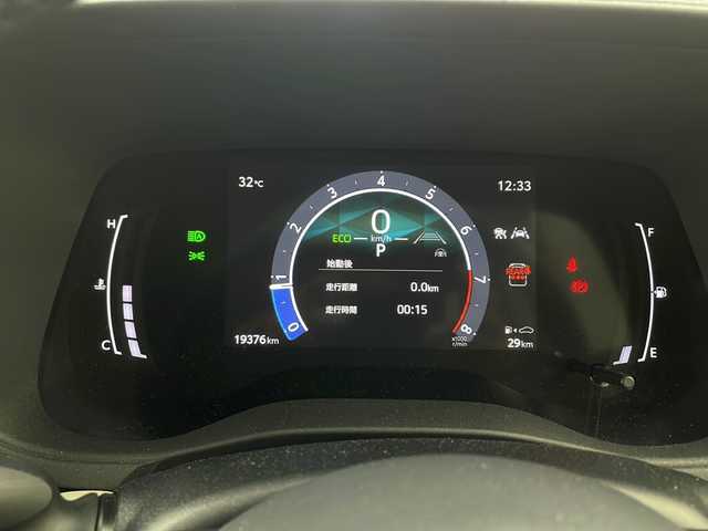 トヨタ シエンタ Z 兵庫県 2022(令4)年 2万km ダークグレー ・純正ディスプレイオーディオ/・Bluetooth/フルセグテレビ/USB/Miracast/Apple car play/Android Auto/・全方位カメラ/・Toyota Safety Sense/・プリクラッシュセーフティ/・レーントレーシングアシスト［LTA］/・レーンディパーチャーアラート［LDA］/・アダプティブハイビームシステム［AHS］/・ロードサインアシスト［RSA］/・プロアクティブドライビングアシスト［PDA］/・発進遅れ告知機能［TMN］/・ブラインドスポットモニター/・パーキングサポートブレーキ（前後方静止物）/・パーキングサポートブレーキ（後方接近車両）/・前後クリアランスソナー/・両側パワースライドドア/・リアシートリマインダー/・ロールサンシェード/・電動格納ミラー/・ステアリングリモコン/・LEDオートライト/・ドアミラーヒーター/・W＋サイドエアバッグ/・カーテンエアバッグ/・ビルドインETC2.0/・スマートキー