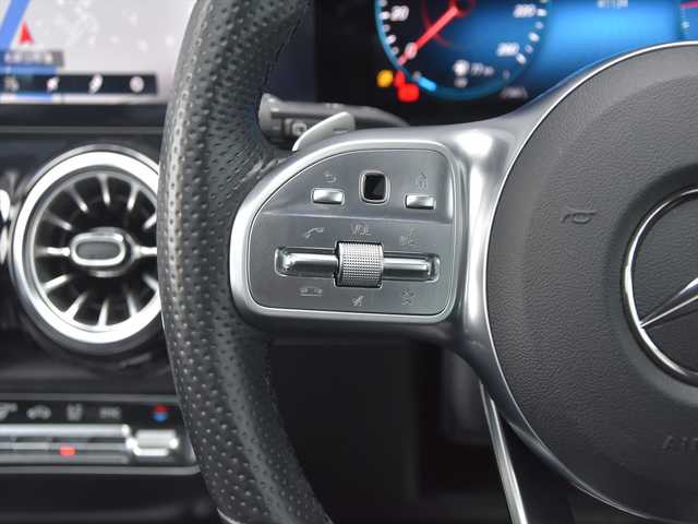 メルセデス・ベンツ Ｍ・ベンツ ＧＬＢ２００ｄ 4マチック AMGライン 和歌山県 2022(令4)年 4.2万km 赤 レザーエクスクルーシブパッケージ/アドバンスドパッケージ/レーダーセーフティパッケージ/パノラマSR/ヘッドアップディスプレイ/オートテールゲート/純正ナビ/360度カメラ/フルセグTV/キーレスゴー/アンビエントライト/パドルシフト/純19incAW/LEDヘッドライト/ETC/保証書/取扱説明書/スペアキー