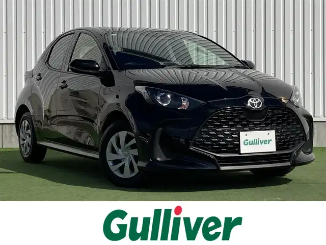 トヨタ ヤリス X 香川県 2024(令6)年 0.9万km ブラック 純正ディスプレイオーディオ/→AM/FM/Bluetooth/バックカメラ/ビルトインETC2.0/衝突軽減ブレーキ/コーナーセンサー/オートハイビーム/横滑り防止装置/レーンキープアシスト/純正フロアマット/ステアリングスイッチ/オートライト