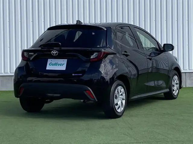 トヨタ ヤリス X 香川県 2024(令6)年 0.9万km ブラック 純正ディスプレイオーディオ/→AM/FM/Bluetooth/バックカメラ/ビルトインETC2.0/衝突軽減ブレーキ/コーナーセンサー/オートハイビーム/横滑り防止装置/レーンキープアシスト/純正フロアマット/ステアリングスイッチ/オートライト