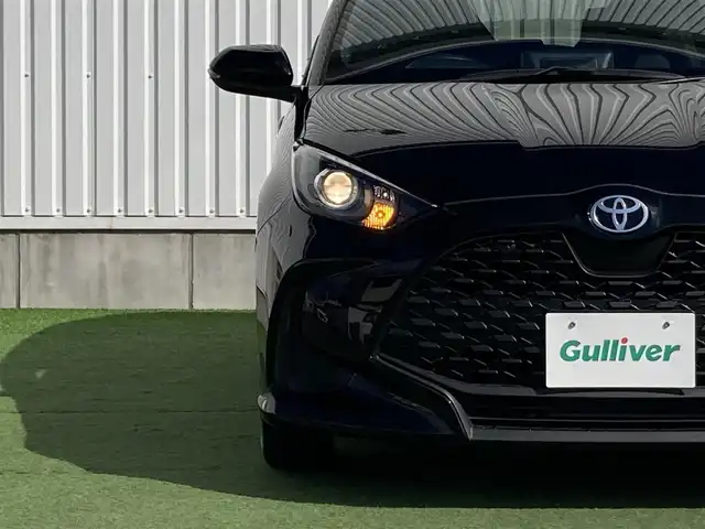 トヨタ ヤリス X 香川県 2024(令6)年 0.9万km ブラック 純正ディスプレイオーディオ/→AM/FM/Bluetooth/バックカメラ/ビルトインETC2.0/衝突軽減ブレーキ/コーナーセンサー/オートハイビーム/横滑り防止装置/レーンキープアシスト/純正フロアマット/ステアリングスイッチ/オートライト