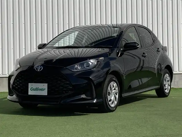 トヨタ ヤリス X 香川県 2024(令6)年 0.9万km ブラック 純正ディスプレイオーディオ/→AM/FM/Bluetooth/バックカメラ/ビルトインETC2.0/衝突軽減ブレーキ/コーナーセンサー/オートハイビーム/横滑り防止装置/レーンキープアシスト/純正フロアマット/ステアリングスイッチ/オートライト