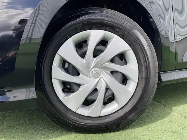 トヨタ ヤリス X 香川県 2024(令6)年 0.9万km ブラック 純正ディスプレイオーディオ/→AM/FM/Bluetooth/バックカメラ/ビルトインETC2.0/衝突軽減ブレーキ/コーナーセンサー/オートハイビーム/横滑り防止装置/レーンキープアシスト/純正フロアマット/ステアリングスイッチ/オートライト