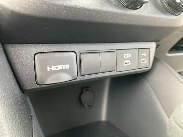 トヨタ ヤリス X 香川県 2024(令6)年 0.9万km ブラック 純正ディスプレイオーディオ/→AM/FM/Bluetooth/バックカメラ/ビルトインETC2.0/衝突軽減ブレーキ/コーナーセンサー/オートハイビーム/横滑り防止装置/レーンキープアシスト/純正フロアマット/ステアリングスイッチ/オートライト