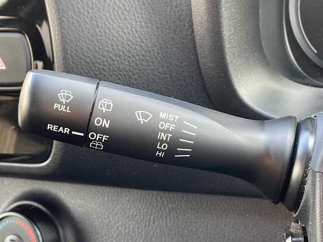 トヨタ ヴィッツ F 山口県 2017(平29)年 3.7万km ブラックマイカ 禁煙車　ワンオーナー車　スマートキー　プッシュスタート　電動格納ミラー　パワーウィンドゥ　保証書　取扱説明書　スペアキー１個　リアワイパー　ミラー付きサンバイザー