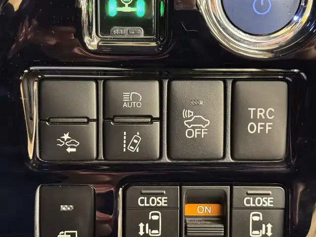 トヨタ ヴォクシー ハイブリッド ZS 煌Ⅱ 群馬県 2017(平29)年 3.7万km ホワイトパールクリスタルシャイン トヨタセーフティセンス/プリクラッシュセーフティ/レーンキープアシスト/オートマチックハイビーム/ALPINE10型ナビ/　フルセグ/BT/CD/DVD/SD/ALPINE12.8型後席モニター/両側パワースライドドア/バックカメラ/LEDヘッドライト/フォグランプ/社外デジタルインナーミラー/ドライブレコーダー/ETC/純正16インチAW/プッシュスタート/スマートキー