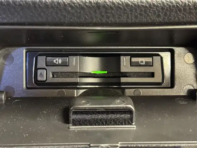 トヨタ ヴォクシー ハイブリッド ZS 煌Ⅱ 群馬県 2017(平29)年 3.7万km ホワイトパールクリスタルシャイン トヨタセーフティセンス/プリクラッシュセーフティ/レーンキープアシスト/オートマチックハイビーム/ALPINE10型ナビ/　フルセグ/BT/CD/DVD/SD/ALPINE12.8型後席モニター/両側パワースライドドア/バックカメラ/LEDヘッドライト/フォグランプ/社外デジタルインナーミラー/ドライブレコーダー/ETC/純正16インチAW/プッシュスタート/スマートキー