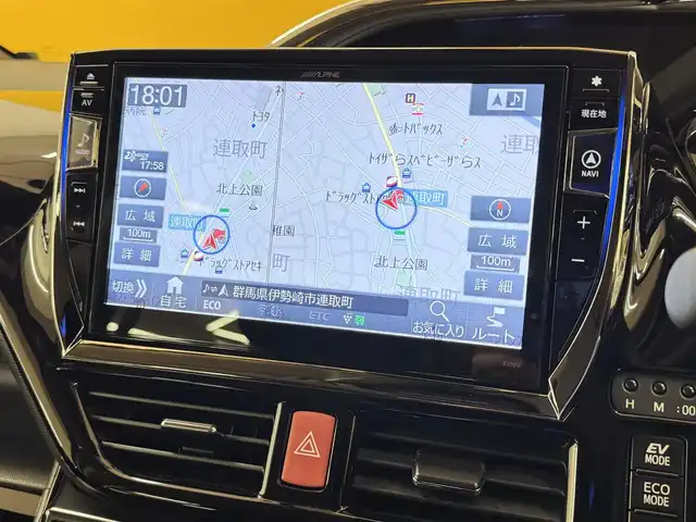 トヨタ ヴォクシー ハイブリッド ZS 煌Ⅱ 群馬県 2017(平29)年 3.7万km ホワイトパールクリスタルシャイン トヨタセーフティセンス/プリクラッシュセーフティ/レーンキープアシスト/オートマチックハイビーム/ALPINE10型ナビ/　フルセグ/BT/CD/DVD/SD/ALPINE12.8型後席モニター/両側パワースライドドア/バックカメラ/LEDヘッドライト/フォグランプ/社外デジタルインナーミラー/ドライブレコーダー/ETC/純正16インチAW/プッシュスタート/スマートキー