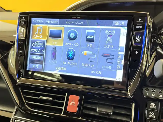 トヨタ ヴォクシー ハイブリッド ZS 煌Ⅱ 群馬県 2017(平29)年 3.7万km ホワイトパールクリスタルシャイン トヨタセーフティセンス/プリクラッシュセーフティ/レーンキープアシスト/オートマチックハイビーム/ALPINE10型ナビ/　フルセグ/BT/CD/DVD/SD/ALPINE12.8型後席モニター/両側パワースライドドア/バックカメラ/LEDヘッドライト/フォグランプ/社外デジタルインナーミラー/ドライブレコーダー/ETC/純正16インチAW/プッシュスタート/スマートキー