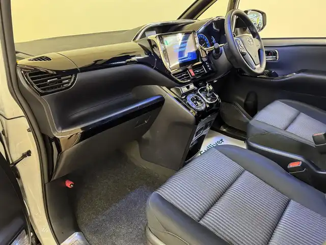 トヨタ ヴォクシー ハイブリッド ZS 煌Ⅱ 群馬県 2017(平29)年 3.7万km ホワイトパールクリスタルシャイン トヨタセーフティセンス/プリクラッシュセーフティ/レーンキープアシスト/オートマチックハイビーム/ALPINE10型ナビ/　フルセグ/BT/CD/DVD/SD/ALPINE12.8型後席モニター/両側パワースライドドア/バックカメラ/LEDヘッドライト/フォグランプ/社外デジタルインナーミラー/ドライブレコーダー/ETC/純正16インチAW/プッシュスタート/スマートキー