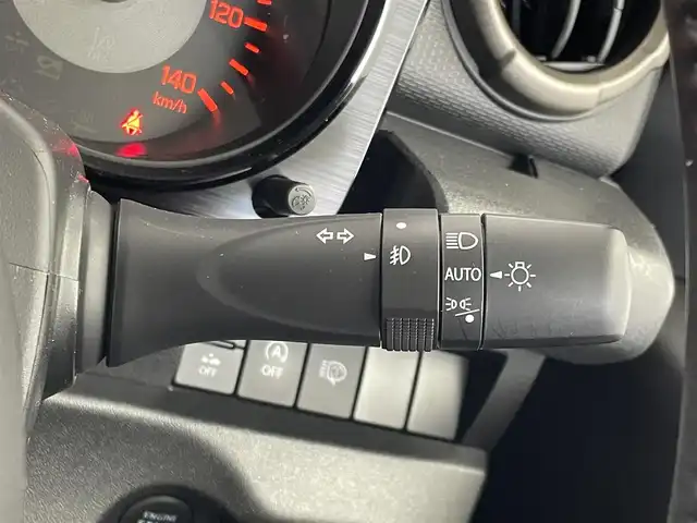 スズキ ジムニー XC 埼玉県 2022(令4)年 3万km キネティックイエロー 5速MT/クルーズコントロール/ケンウッドナビ/BTオーディオ/CD/DVD/USB/純正フロアマット/前席シートヒーター/背面タイヤ/LEDヘッドライト/LEDフォグライト/オートマチックハイビーム/純正16インチAW/純正ドアバイザー
