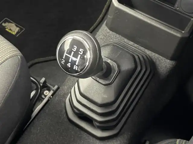 スズキ ジムニー XC 埼玉県 2022(令4)年 3万km キネティックイエロー 5速MT/クルーズコントロール/ケンウッドナビ/BTオーディオ/CD/DVD/USB/純正フロアマット/前席シートヒーター/背面タイヤ/LEDヘッドライト/LEDフォグライト/オートマチックハイビーム/純正16インチAW/純正ドアバイザー