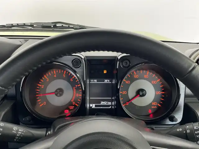 スズキ ジムニー XC 埼玉県 2022(令4)年 3万km キネティックイエロー 5速MT/クルーズコントロール/ケンウッドナビ/BTオーディオ/CD/DVD/USB/純正フロアマット/前席シートヒーター/背面タイヤ/LEDヘッドライト/LEDフォグライト/オートマチックハイビーム/純正16インチAW/純正ドアバイザー