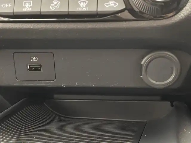 日産 ノート X 愛知県 2022(令4)年 4万km ピュアホワイトパール 純正ナビ　フルセグＴＶ　Ｂｌｕｅｔｏｏｔｈ　デジタルインナーミラー　エマージェンシーブレーキ　衝突軽減　車線逸脱　コーナーセンサー　ＬＥＤオートライト　フォグ　電動パーキング　ＢＳＭ　ＥＴＣ　禁煙車
