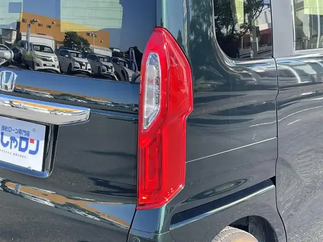 ホンダ Ｎ ＢＯＸ G L ホンダセンシング 佐賀県 2018(平30)年 7万km ブリティッシュグリーンP 自社ローンご希望の方は別途その旨お申付け下さい/こちらは現金またはオートローンご利用時の価格です/社外メモリーナビ【Pioneer:AVIC-RZ901】/・フルセグテレビ/・Bluetooth接続/・DVD再生機能/・スマートループ/・ハンズフリー/片側パワスラ/バックカメラ/ドラレコ/ビルトインETC/ホンダセンシング/・レーダークルーズコントロール/・車線逸脱警告システム/・衝突被害軽減システム