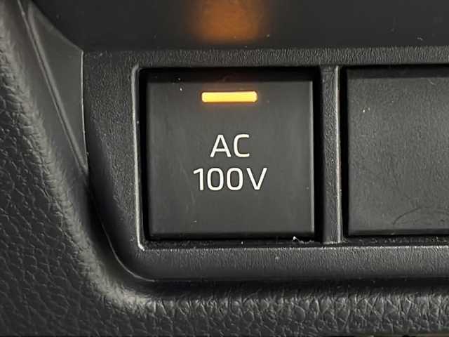 トヨタ プリウス G 埼玉県 2023(令5)年 1.6万km プラチナホワイトパールマイカ 禁煙車/純正８インチナビ/　(Bluetooth/フルセグ/AppleCarPlay/androidAuto)/バックカメラ/トヨタセーフティセンス/プリクラッシュセーフティシステム/レーダークルーズコントロール/レーンディパーチャーアラート/プロドライビングアシスト/クリアランスソナー/オートマチックハイビーム/パーキングサポートブレーキ/ロードサインアシスト/ＬＥＤヘッドライト/リアフォグ/ビルドインＥＴＣ２．０/電子パーキング/純正１９インチアルミホイール/革巻きステアリング