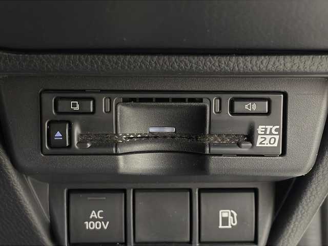 トヨタ プリウス G 埼玉県 2023(令5)年 1.6万km プラチナホワイトパールマイカ 禁煙車/純正８インチナビ/　(Bluetooth/フルセグ/AppleCarPlay/androidAuto)/バックカメラ/トヨタセーフティセンス/プリクラッシュセーフティシステム/レーダークルーズコントロール/レーンディパーチャーアラート/プロドライビングアシスト/クリアランスソナー/オートマチックハイビーム/パーキングサポートブレーキ/ロードサインアシスト/ＬＥＤヘッドライト/リアフォグ/ビルドインＥＴＣ２．０/電子パーキング/純正１９インチアルミホイール/革巻きステアリング