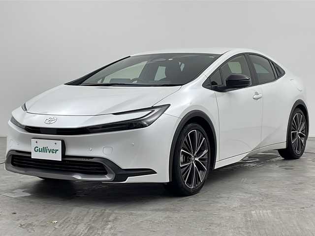 トヨタ プリウス G 埼玉県 2023(令5)年 1.6万km プラチナホワイトパールマイカ 禁煙車/純正８インチナビ/　(Bluetooth/フルセグ/AppleCarPlay/androidAuto)/バックカメラ/トヨタセーフティセンス/プリクラッシュセーフティシステム/レーダークルーズコントロール/レーンディパーチャーアラート/プロドライビングアシスト/クリアランスソナー/オートマチックハイビーム/パーキングサポートブレーキ/ロードサインアシスト/ＬＥＤヘッドライト/リアフォグ/ビルドインＥＴＣ２．０/電子パーキング/純正１９インチアルミホイール/革巻きステアリング