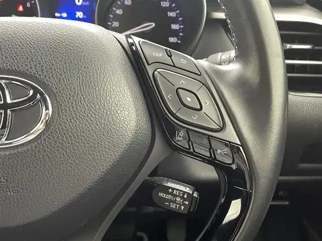 トヨタ Ｃ－ＨＲ G－T モード ネロ 熊本県 2019(令1)年 6.8万km ブラックマイカ 純正ナビNSZT-Y68T（ＣＤ・ＤＶＤ・フルセグ・ＢＴ）/バックカメラ　/ビルトインＥＴＣ2.0　/純正前後ドライブレコーダー　/前席シートヒーター　/前後クリアランスソナー　/トヨタセーフティーセンス/・プリクラッシュセーフティ/・レーンキープアシスト/・アダブティブクルーズコントロール/・オートハイビーム/・ブラインドスポットモニター/ハーフレザーシート/純正フロアマット/純正１８インチAW/シーケンシャルウインカー/オートライト/LEDヘッドライト/フォグライト/スマートキー/プッシュスタート/スペアキー１本　