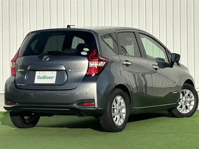日産 ノート e－パワー メダリスト 香川県 2018(平30)年 3.5万km ダークメタルグレー 純正ナビゲーション/→CD/DVD再生/全方位カメラ/ビルトインETC/クルーズコントロール/クリアランスソナー/ステアリングリモコン/LEDオートライト/フォグランプ/純正15インチアルミホイール/純正フロアマット/スマートキー