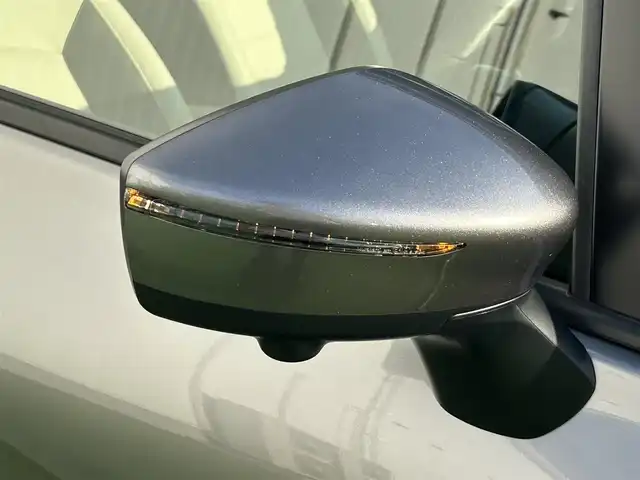 日産 ノート e－パワー メダリスト 香川県 2018(平30)年 3.5万km ダークメタルグレー 純正ナビゲーション/→CD/DVD再生/全方位カメラ/ビルトインETC/クルーズコントロール/クリアランスソナー/ステアリングリモコン/LEDオートライト/フォグランプ/純正15インチアルミホイール/純正フロアマット/スマートキー