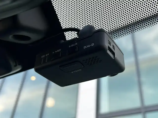 日産 ノート e－パワー メダリスト 香川県 2018(平30)年 3.5万km ダークメタルグレー 純正ナビゲーション/→CD/DVD再生/全方位カメラ/ビルトインETC/クルーズコントロール/クリアランスソナー/ステアリングリモコン/LEDオートライト/フォグランプ/純正15インチアルミホイール/純正フロアマット/スマートキー