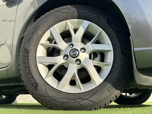 日産 ノート e－パワー メダリスト 香川県 2018(平30)年 3.5万km ダークメタルグレー 純正ナビゲーション/→CD/DVD再生/全方位カメラ/ビルトインETC/クルーズコントロール/クリアランスソナー/ステアリングリモコン/LEDオートライト/フォグランプ/純正15インチアルミホイール/純正フロアマット/スマートキー