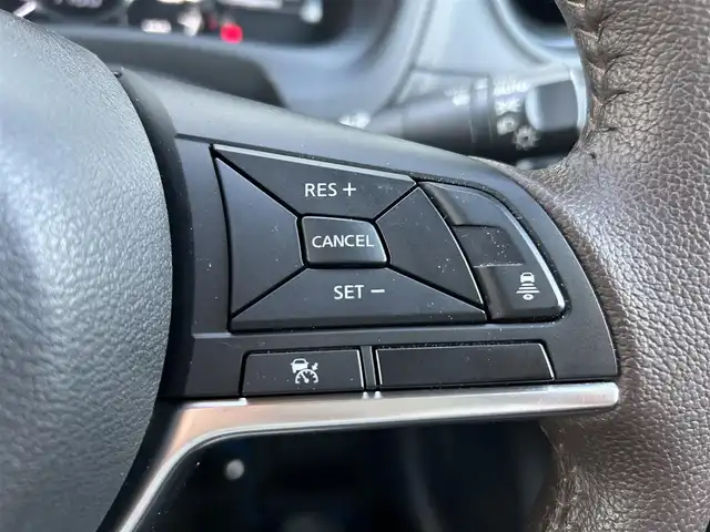 日産 ノート e－パワー メダリスト 香川県 2018(平30)年 3.5万km ダークメタルグレー 純正ナビゲーション/→CD/DVD再生/全方位カメラ/ビルトインETC/クルーズコントロール/クリアランスソナー/ステアリングリモコン/LEDオートライト/フォグランプ/純正15インチアルミホイール/純正フロアマット/スマートキー