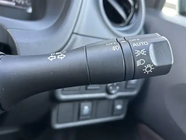 日産 ノート e－パワー メダリスト 香川県 2018(平30)年 3.5万km ダークメタルグレー 純正ナビゲーション/→CD/DVD再生/全方位カメラ/ビルトインETC/クルーズコントロール/クリアランスソナー/ステアリングリモコン/LEDオートライト/フォグランプ/純正15インチアルミホイール/純正フロアマット/スマートキー