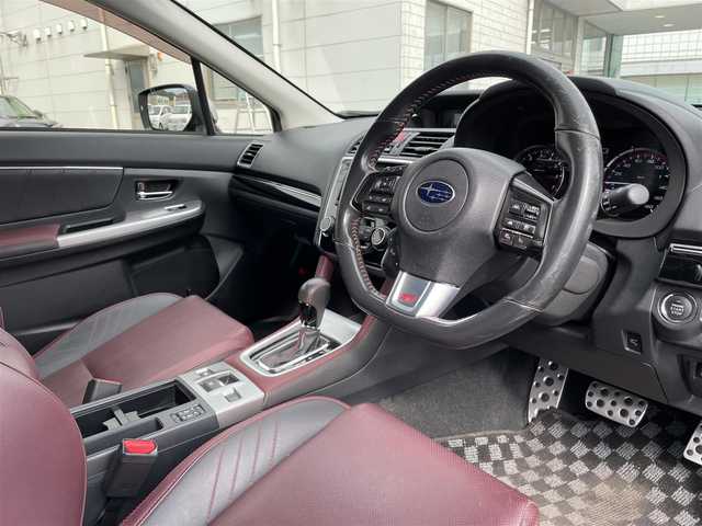 スバル レヴォーグ 2．0STIスポーツアイサイト 広島県 2016(平28)年 12.9万km ダークグレーメタリック サンルーフ/STiエアロ/DIATONEサウンドナビ/　【CD/DVD/BT/DTV】/プリクラッシュブレーキ/全車速追従機能付クルーズコントロール/車線逸脱警告/サイド/バックカメラ/レザーシート/シートヒーター/パワーシート/メモリシート/ETC/ドライブレコーダー/LEDヘッドライト