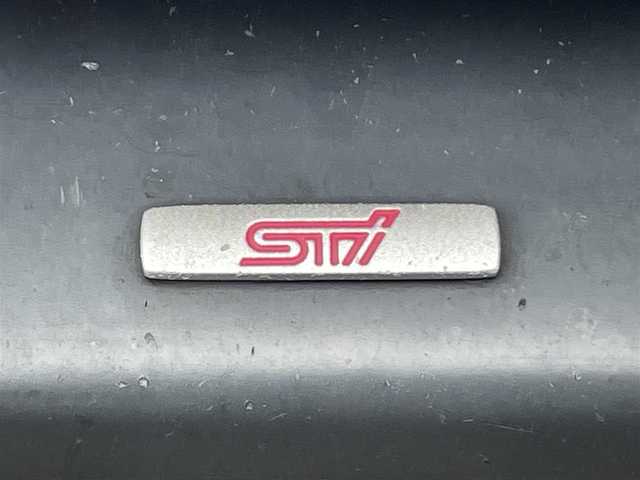 スバル レヴォーグ 2．0STIスポーツアイサイト 広島県 2016(平28)年 12.9万km ダークグレーメタリック サンルーフ/STiエアロ/DIATONEサウンドナビ/　【CD/DVD/BT/DTV】/プリクラッシュブレーキ/全車速追従機能付クルーズコントロール/車線逸脱警告/サイド/バックカメラ/レザーシート/シートヒーター/パワーシート/メモリシート/ETC/ドライブレコーダー/LEDヘッドライト