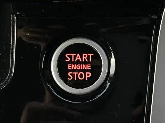 日産 セレナ ハイウェイスター 25thSP B 熊本県 2017(平29)年 5.4万km ブリリアントホワイトパール 純正メモリナビ/・フルセグTV/BT/DVD/AM/FM/バックカメラ/プロパイロット/・衝突被害軽減ブレーキ/・車線維持装置/・標識検知機能/・BSW/・RCTA/・ACC/横滑り防止装置/前後コーナセンサー/ドライブレコーダー/ETC/革巻きステアイング/・ステアリングリモコン/電動パーキングブレーキ/・ホールドブレーキ/LEDライト/・フォグランプ/・オートライト/電動格納ミラー/・ウィンカーミラー/純正フロアマット/純正16インチAW/プッシュスタート/・スマートキー/・スペアキー