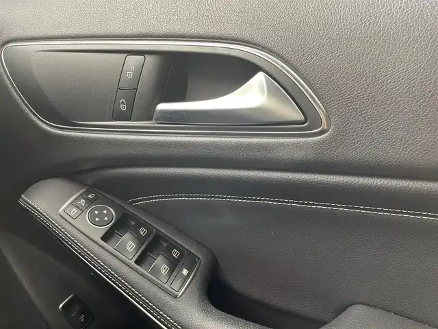 メルセデス・ベンツ ＧＬＡ２２０ 4マチック 茨城県 2018(平30)年 5.1万km コスモスブラック HDDナビ/・バックカメラ/・CDチェンジャー/・ワンセグテレビ/・Bluetooth接続/ドラレコ/ETC/クルーズコントロール/プッシュスタート/電動リアゲート/パドルシフト/ルーフレール/レーンアシストキープ/コーナーセンサー/ダウンヒルアシストコントロール/オートライト/革シート