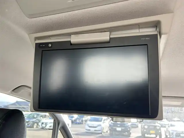 トヨタ ヴォクシー X 熊本県 2017(平29)年 5.9万km ダークバイオレットマイカメタリック ワンオーナー/純正ＳＤナビ/AM/FM/CD/DVD/SD/SDREC/Bluetooth/フルセグTV/トヨタセーフティセンス/・先行車発信告知機能/・レーンディパーチャーアラート/・スマートストップシステム/バックカメラ/ドライブレコーダー/フリップダウンモニター/両側パワースライドドア/ロールサンシェード/ステアリングスイッチ/ビルトインETC/電動格納ミラー/・ウィンカーミラー/LEDヘッドライト/・オートライト/MTモード付AT/皮調シートカバー/プッシュスタート/スマートキー/・スペアキー/純正フロアマット