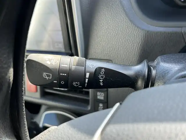 トヨタ ヴォクシー X 熊本県 2017(平29)年 5.9万km ダークバイオレットマイカメタリック ワンオーナー/純正ＳＤナビ/AM/FM/CD/DVD/SD/SDREC/Bluetooth/フルセグTV/トヨタセーフティセンス/・先行車発信告知機能/・レーンディパーチャーアラート/・スマートストップシステム/バックカメラ/ドライブレコーダー/フリップダウンモニター/両側パワースライドドア/ロールサンシェード/ステアリングスイッチ/ビルトインETC/電動格納ミラー/・ウィンカーミラー/LEDヘッドライト/・オートライト/MTモード付AT/皮調シートカバー/プッシュスタート/スマートキー/・スペアキー/純正フロアマット