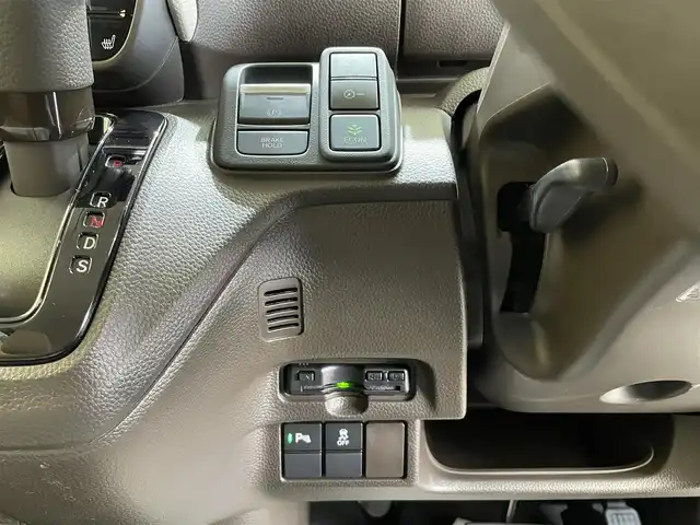 ホンダ Ｎ ＢＯＸ L 岩手県 2023(令5)年 2.1万km プラチナホワイトパール ４WD/左側パワースライドドア/ホンダセンシング/衝突軽減ブレーキ/路外逸脱抑制機能/渋滞追従機能付きアダプティブクルーズコントロール/車線維持支援機能/パーキングセンサー/標識認識機能/先行車発信お知らせ機能/ふらつき警報機能/オートハイビーム/オートブレーキホールド/横滑り防止装置/アイドリングストップ/シートバックテーブル/シートヒーター/ロールサンシェード/チップアップリアシート/カロッツェリアナビ/フルセグTV/バックカメラ/ETC/ヘッドライトレベライザー/LEDヘッドライト/社外14インチアルミホイール