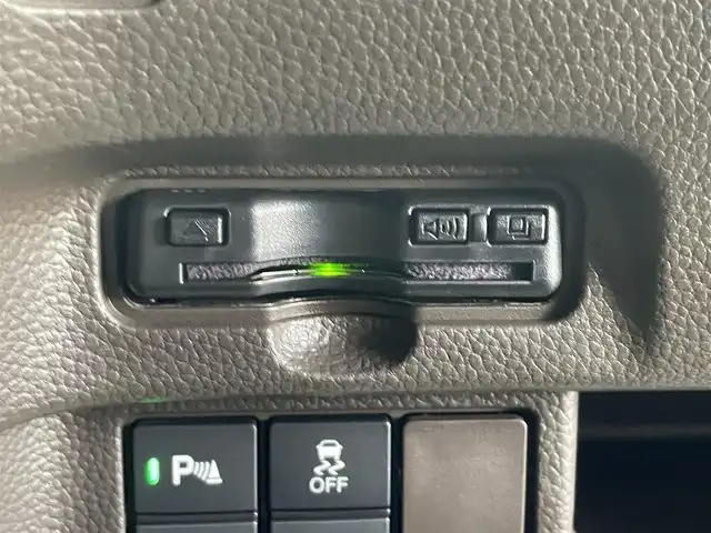 ホンダ Ｎ ＢＯＸ L 岩手県 2023(令5)年 2.1万km プラチナホワイトパール ４WD/左側パワースライドドア/ホンダセンシング/衝突軽減ブレーキ/路外逸脱抑制機能/渋滞追従機能付きアダプティブクルーズコントロール/車線維持支援機能/パーキングセンサー/標識認識機能/先行車発信お知らせ機能/ふらつき警報機能/オートハイビーム/オートブレーキホールド/横滑り防止装置/アイドリングストップ/シートバックテーブル/シートヒーター/ロールサンシェード/チップアップリアシート/カロッツェリアナビ/フルセグTV/バックカメラ/ETC/ヘッドライトレベライザー/LEDヘッドライト/社外14インチアルミホイール