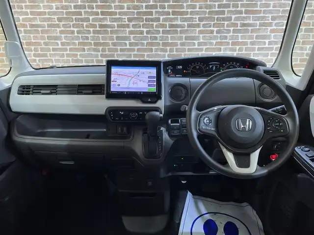 ホンダ Ｎ ＢＯＸ L 岩手県 2023(令5)年 2.1万km プラチナホワイトパール ４WD/左側パワースライドドア/ホンダセンシング/衝突軽減ブレーキ/路外逸脱抑制機能/渋滞追従機能付きアダプティブクルーズコントロール/車線維持支援機能/パーキングセンサー/標識認識機能/先行車発信お知らせ機能/ふらつき警報機能/オートハイビーム/オートブレーキホールド/横滑り防止装置/アイドリングストップ/シートバックテーブル/シートヒーター/ロールサンシェード/チップアップリアシート/カロッツェリアナビ/フルセグTV/バックカメラ/ETC/ヘッドライトレベライザー/LEDヘッドライト/社外14インチアルミホイール