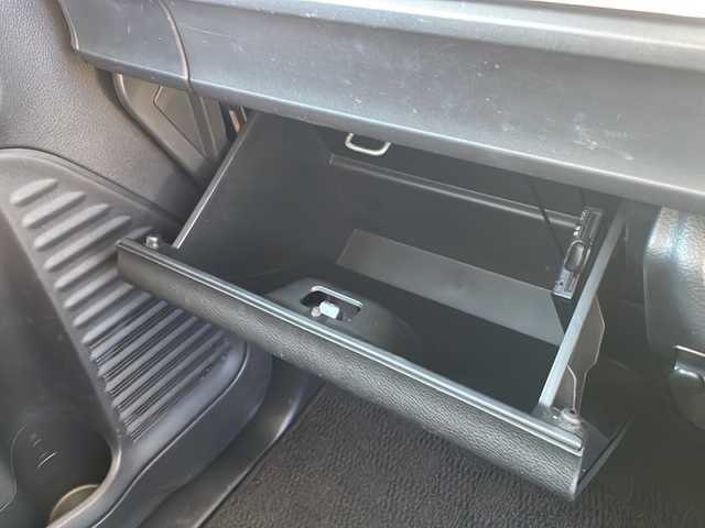 スズキ スペーシア HYBRID G 三重県 2019(平31)年 3.9万km ブルーイッシュブラックパール3 社外ナビ/ETＣ/両側スライドドア/後クリアランスソナー/アイドリングストップ/レーンキープアシスト/プリクラッシュ/横滑り防止/デュアルセンサーブレーキサポート/リアパーキングセンサー/オートライト/ヘッドライトレベライザー/純正フロアマット/純正ドアバイザー/電動格納ミラー/禁煙車