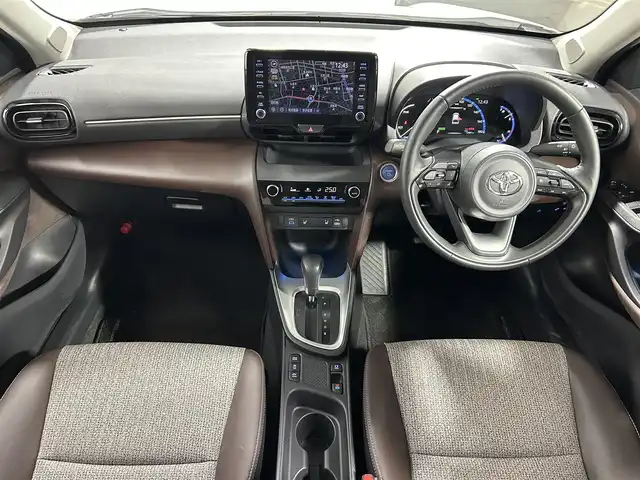 トヨタ ヤリスクロス ハイブリッド Z 大阪府 2023(令5)年 1.4万km プラチナホワイトパールマイカ 純正ナビ/Bluetooth接続/衝突軽減/全方位カメラ/バックカメラ/シートヒーター/パワーシート/レーダークルーズコントロール/コーナーセンサー/レーンアシスト/ＬＥＤヘッドライト/スマートキー/純正ＡＷ/前後純正ドライブレコーダー