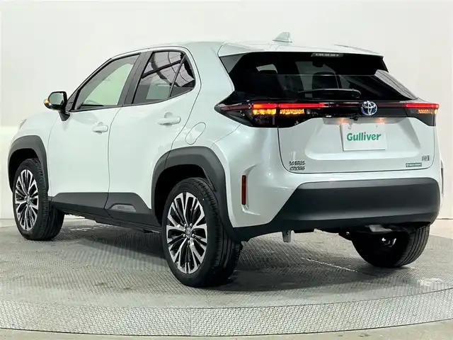 トヨタ ヤリスクロス ハイブリッド Z 大阪府 2023(令5)年 1.4万km プラチナホワイトパールマイカ 純正ナビ/Bluetooth接続/衝突軽減/全方位カメラ/バックカメラ/シートヒーター/パワーシート/レーダークルーズコントロール/コーナーセンサー/レーンアシスト/ＬＥＤヘッドライト/スマートキー/純正ＡＷ/前後純正ドライブレコーダー